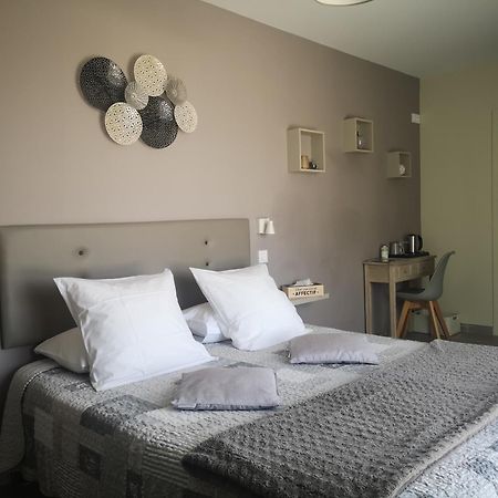 La Sarlamandre, Chambres Et Table D'Hotes Marcillac-Saint-Quentin المظهر الخارجي الصورة