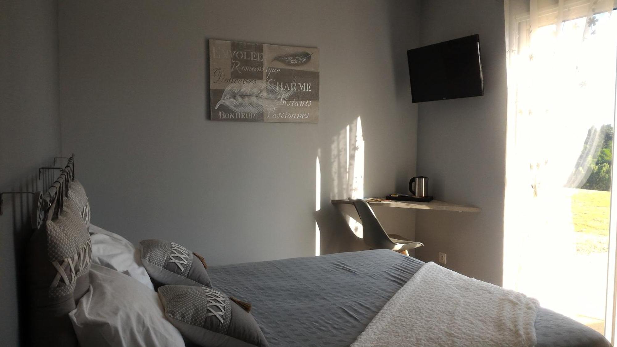 La Sarlamandre, Chambres Et Table D'Hotes Marcillac-Saint-Quentin المظهر الخارجي الصورة